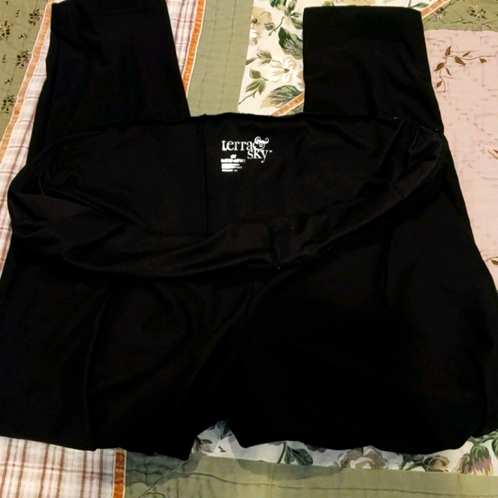 Plus size black leggings